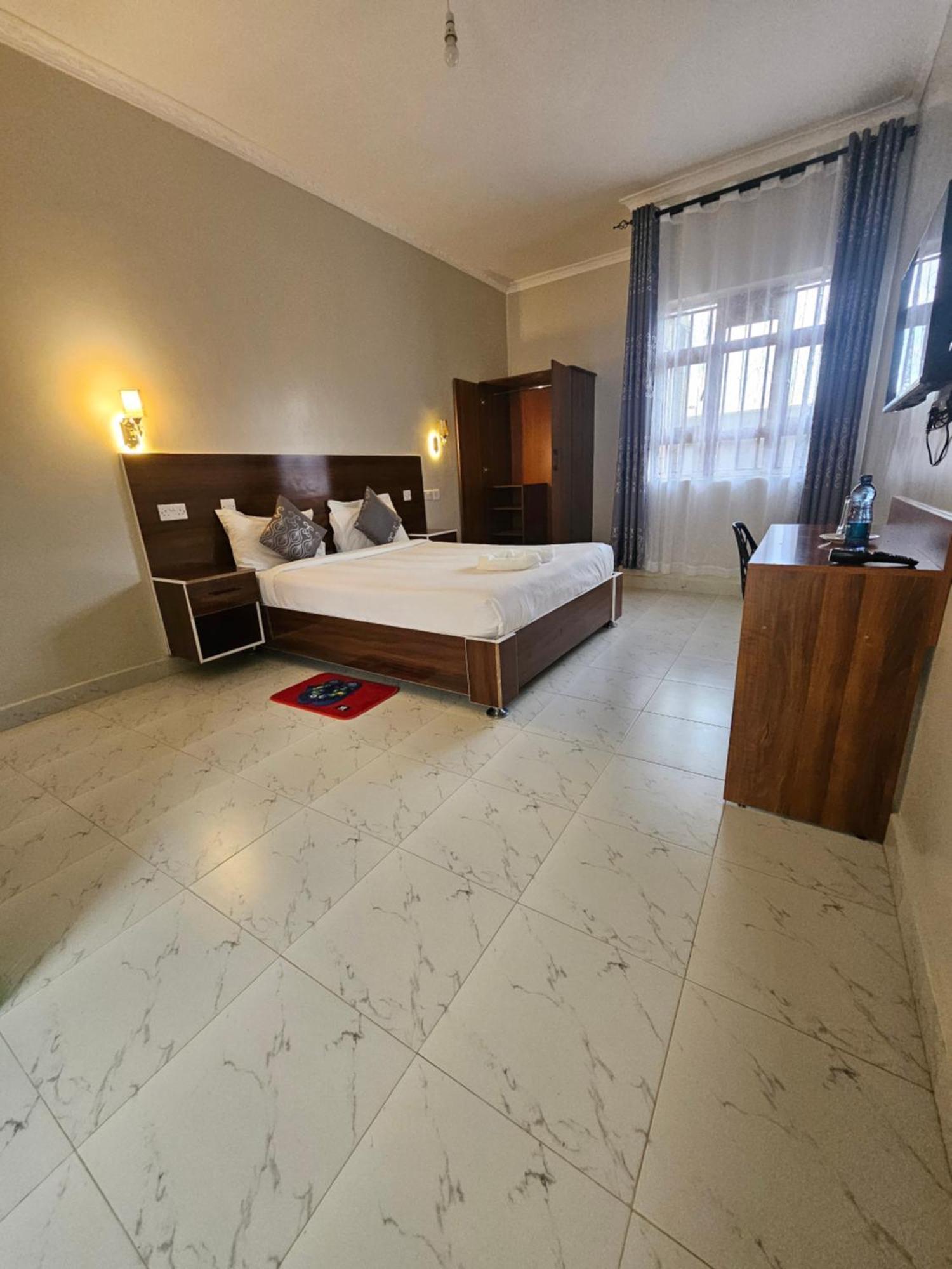 Grand Amoena Guest House Naivasha Exterior photo